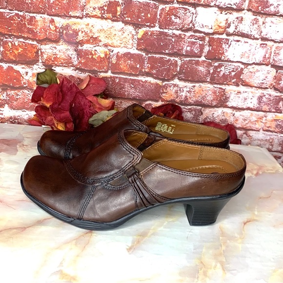 Earth Spirit Classics Emma Brown Leather Slip On Heeled Clogs - Picture 5 of 11